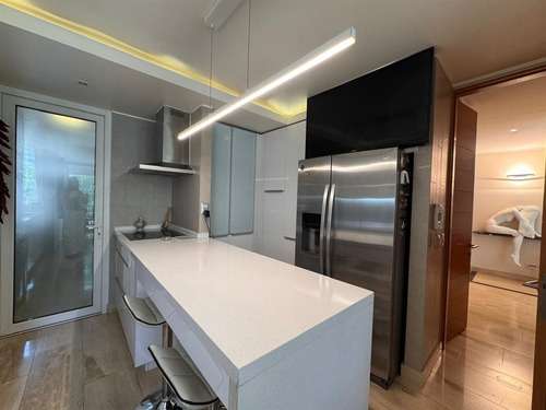 Departamento En Venta De 4 Dorm. En Lo Barnechea