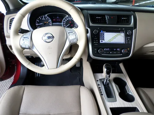 Nissan Altima 2.5 Advance Navi Cvt