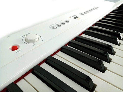 Imagen 6 de 10 de Piano Digital Artesia Am1 88 Teclas Con Pie Funda Y Fuente