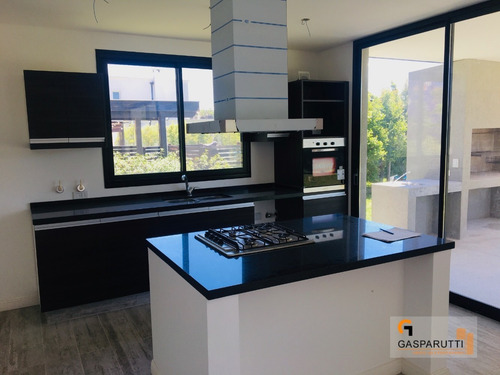 Imagen 4 de 14 de Excelente Casa En Venta En Santa Catalina, Villanueva!