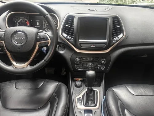 Jeep Cherokee 3.2 Longitude Plus