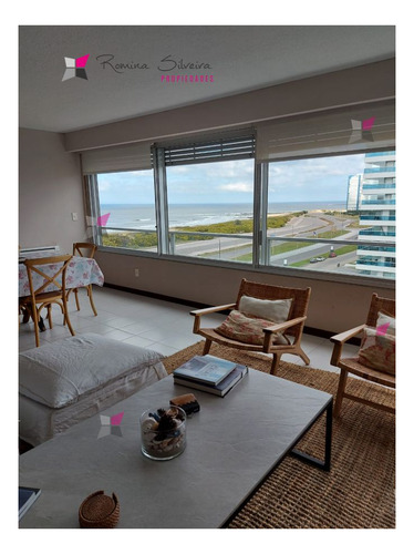 Imagen 5 de 23 de Venta De Apartamento De 3 Dormitorios Frente Al Mar En Edificio Tiburon En Punta Del Este
