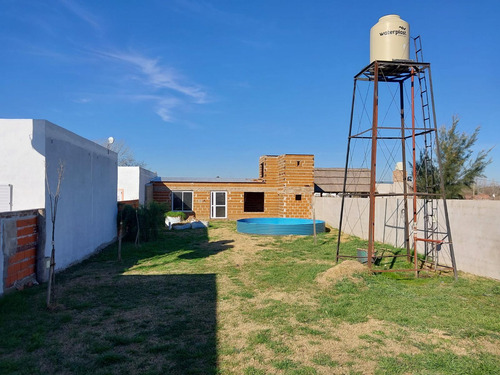 Departamento En Venta - 2 Dormitorios 3 Baños - 550mts2 - Carmen De Areco