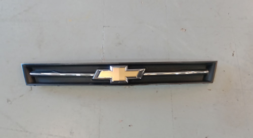 Parrilla Rejilla Central Chevrolet Tracker 17 - 20 Original