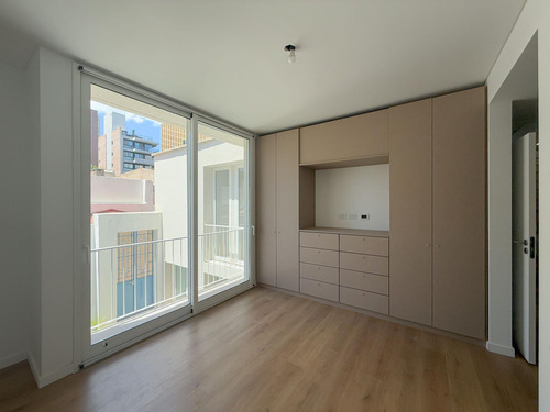 Casa De Pasillo Con 3 Dormitorios Más Quincho Y Terraza Con Parrillero