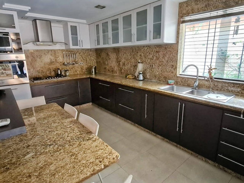 Imagen 2 de 20 de En Venta Townhouse En Prebo 1, Cod. 135078. Daniela Jimenez
