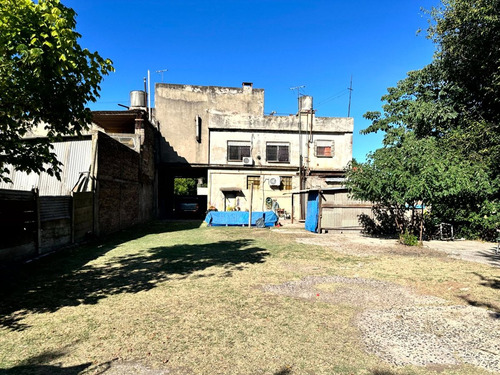 Casa Con Locales En Venta En Rafael Calzada