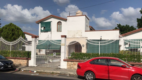 Casa En Esquina Para Uso Comercial En Venta
