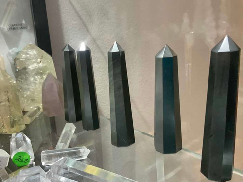 Obelisco De Cuarzo Hematite . Protección Reiki