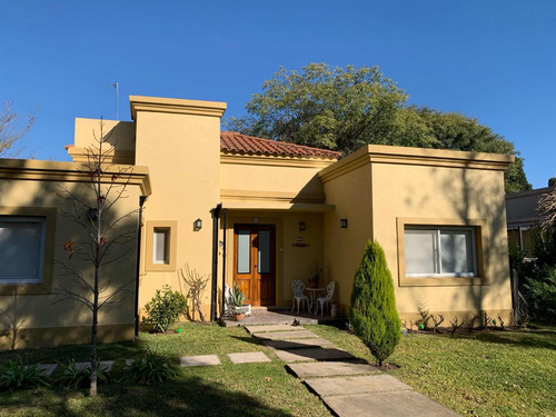 Barrio Cerrado Manzanares Chico A Mts Club House