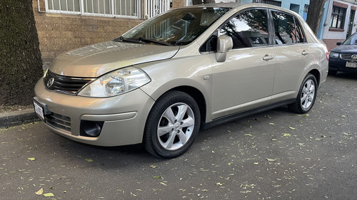 Nissan Tiida Emotion 1.8 automático sedan