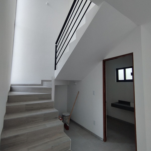 Casas En Venta En El Condado, Jardín, 3 Recamaras, Una En Pb, De Lujo !