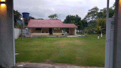Imagem 1 de 20 de Chácara Em Condomínio Na Praia De Peruíbe/sp Com Piscina, Tanque De Peixes