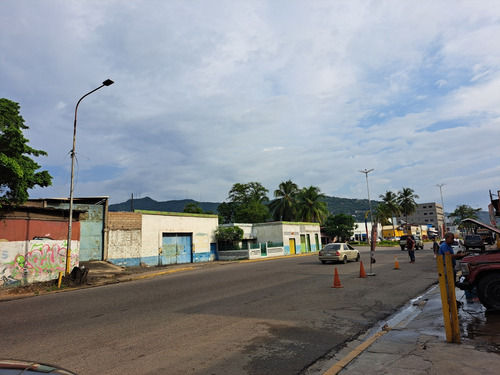 Se Alquila Y Se Vende Galpón A Pie De Calle Pto La Cruz Anzoátegui