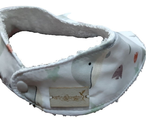 Imagen 3 de 3 de Hermoso Babero Bandana Ballenitas