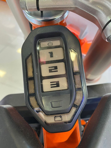 Imagen 13 de 20 de Ktm Sx-e 5 | No Husqvarna, No Honda, No Yamaha, No Ducati
