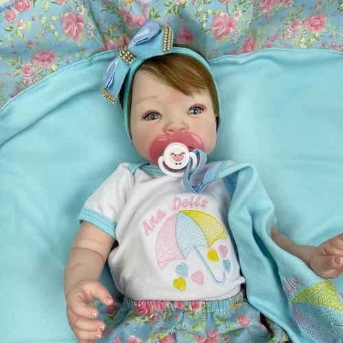 Bebe boneca princesa Reborn Pode dar banho. Senta e levanta Corpo 100%  Silicone com Cílios e Enxoval, Babador, Manta no Shoptime