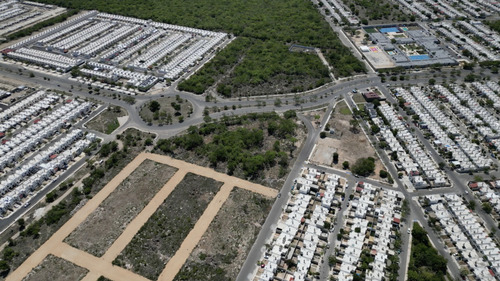 En Venta Terreno Comercial En Piedra Norte Caucel