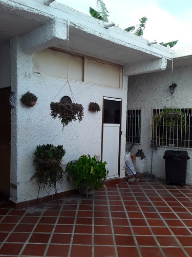 Casa En Venta Urb. Villa Del Centro  Mg1256