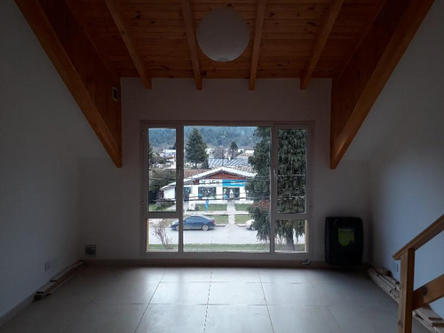 El Bolsón, Amplio Departamento 2 Ambientes Sobre Av. San Martín. Valor Usd 115.000