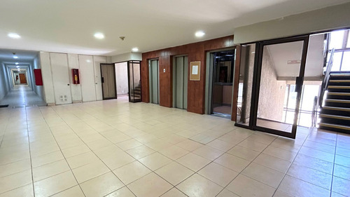 Avda. Nueva Providencia 2211.