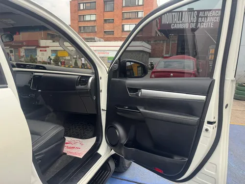 Toyota Hilux 2.4 Automatica Full 4x4