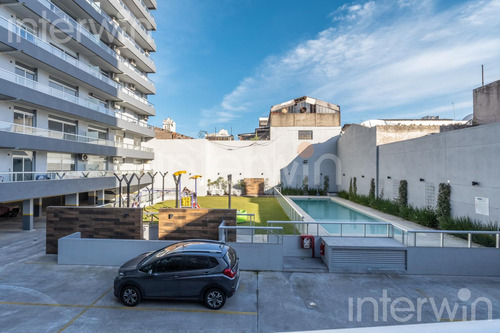 Departamento De 2 Ambientes Con Patio En Caballito - Venta -