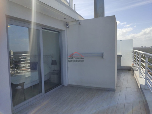 Pent House 1 Dormitorio, Parrillero En Torre Con Servicios- Ref: 5391