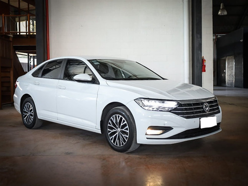 Imagen 6 de 15 de Volkswagen Vento 2019 1.4 Comfortline 150cv At