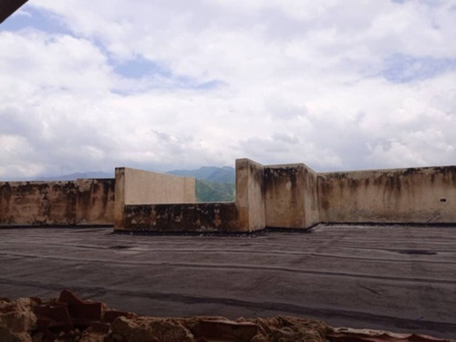 Imagen 7 de 9 de Pent House En Maracay Foa-1848