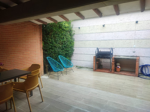 Townhouse En Venta 250m2 En Urb. Hatillo Tepuy La Unión El Hatillo