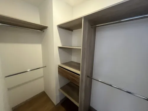 Apartaestudio En Arriendo Ubicado En El Poblado Sector Ciudad Del Río (27077).