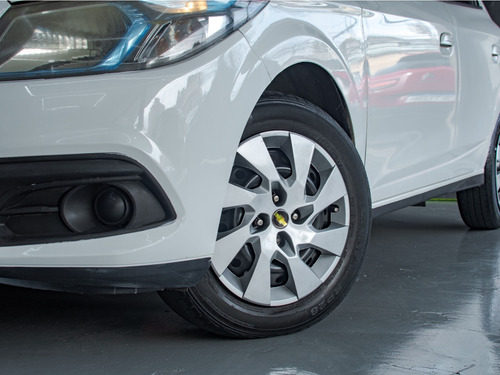Chevrolet Onix 1.4 MPFI LT 8V FLEX 4P MANUAL