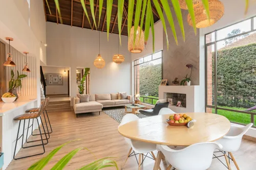 Casa En Venta En Canelon. Cod V15829