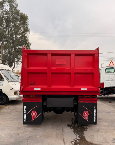 Camión Volteo 7 M3 Kenworth T300.