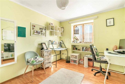 Casa En Venta De 5 Dorm. En Macul