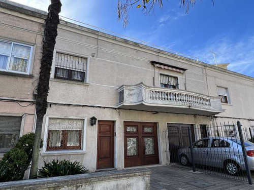 Venta De Casa De 3 Dormitorios Y Garaje En Brazo Oriental