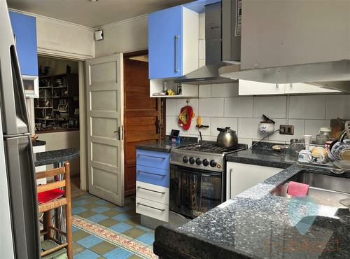 Linda Casa En Tranquila Calle, 3d 2b + Servicios, Ñuñoa