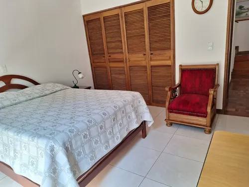 Vendo Amplia Casa 255 Mts En El Poblado Cola Del Zorro