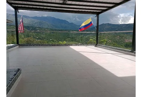 Finca Moderna En Sopetran En Venta