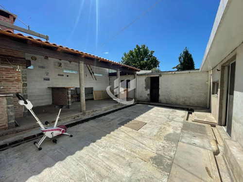 2 Casas En Un Mismo Predio Con Garaje