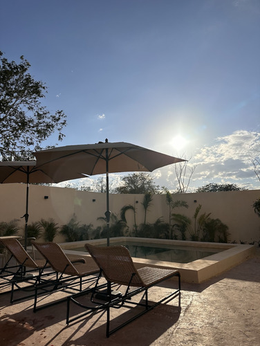 Departamento En Renta En Temozon Norte, Con Piscina En La Privada