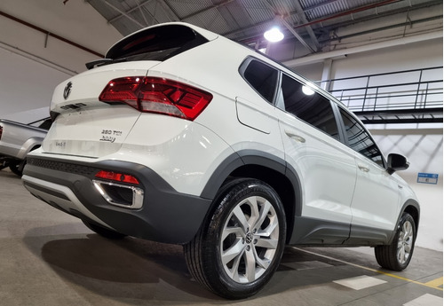 Imagen 8 de 25 de Volkswagen Taos Comfortline 0km My 23 Dcolores