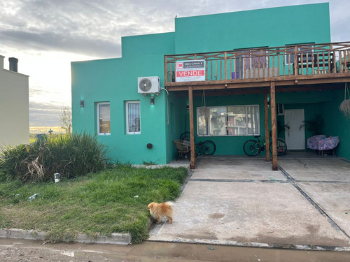 Casa En Venta A Metros De La Laguna