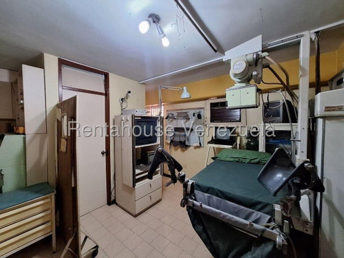 Daniela Linarez Vende Locales Comerciales Ideal Para Consultorio Medico En Zona Oeste De La Ciudad De Barquisimeto Posee 136m2 Amplio Y Muy Seguro Contactame En Optimas Condiciones