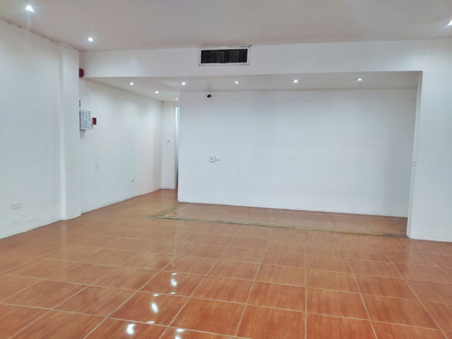 Local Comercial Planta Baja, Listo Para Tu Negocio