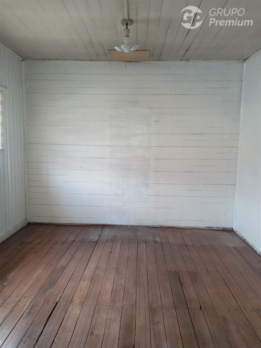 Casa En Venta De 3d+1b+amplio Patio. En Coronel