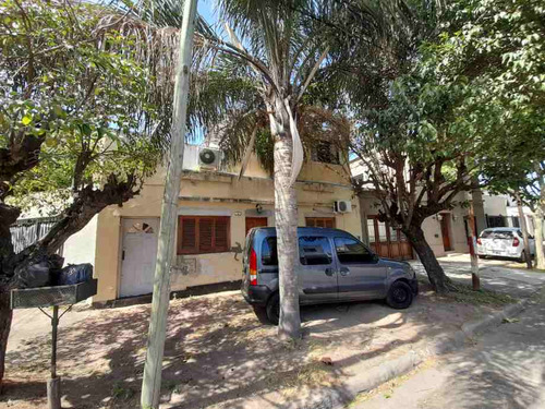 Casa En Venta En Haedo Chico