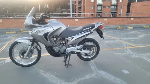 Tengo Una Honda Transalp 650 Modelo 2006 Motor:v Twin 88.0