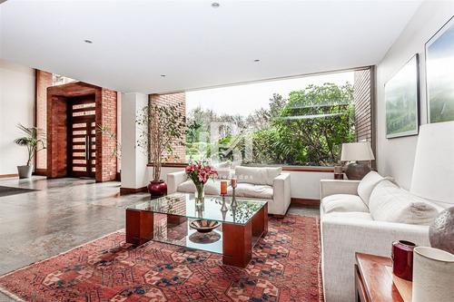 Departamento En Venta 4 Dormitorios. Las Condes